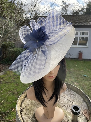 Ivory navy wedding ascot disc - navy,