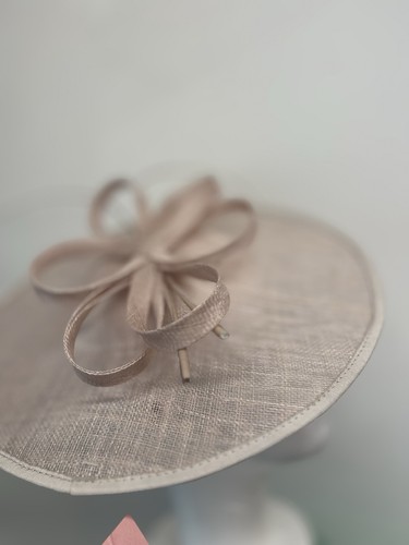 Pink fascinator hat - pink,
